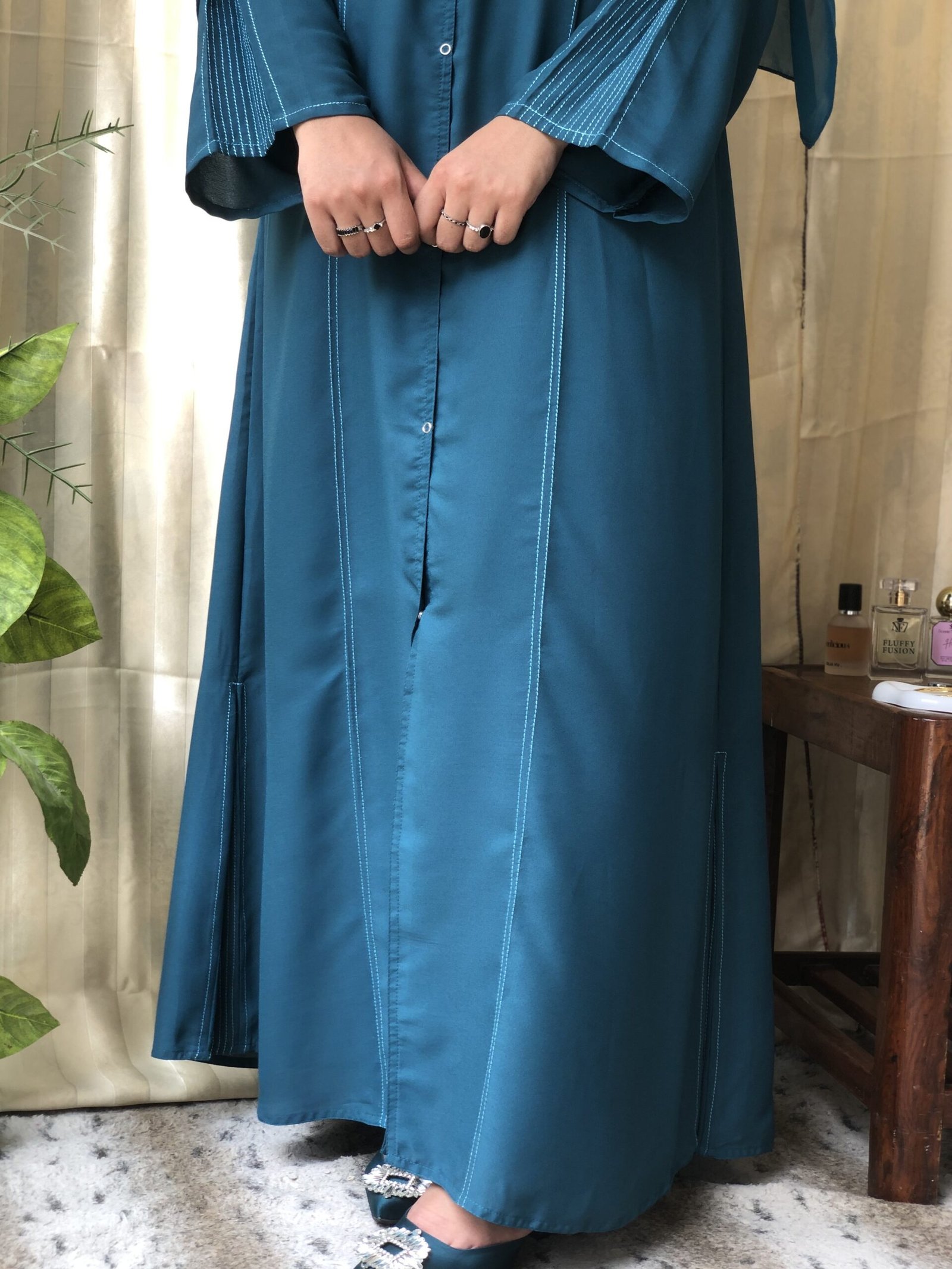 Teal pleated Abaya - Image 2