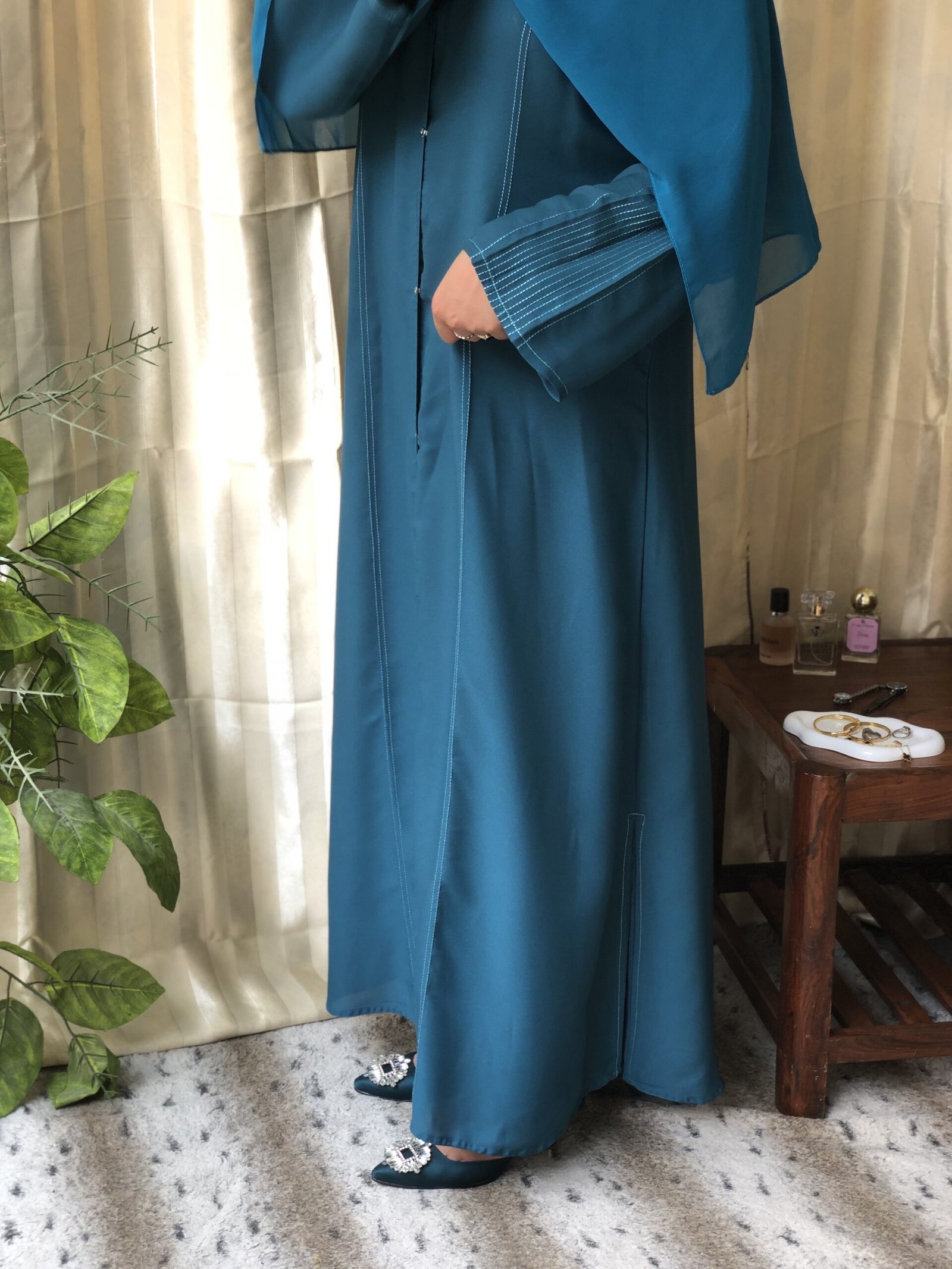 Teal pleated Abaya - Image 3